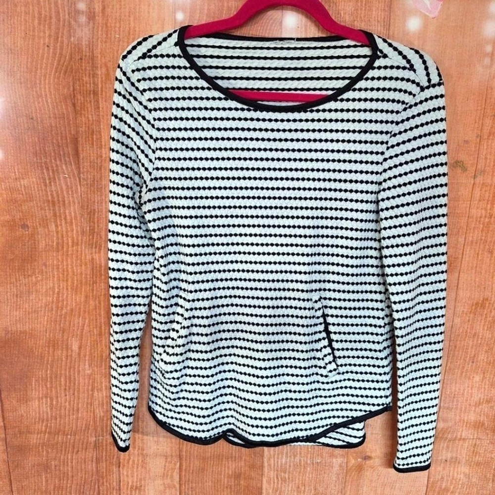 Elle Black and White Textured Long Sleeve Kangaroo Pocket Top Size Medium